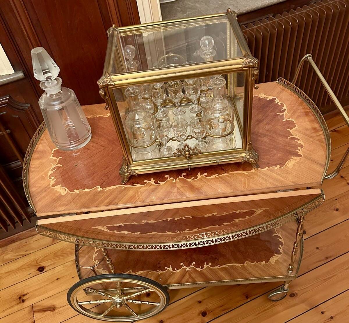 Liquor cabinet from the late 19th century