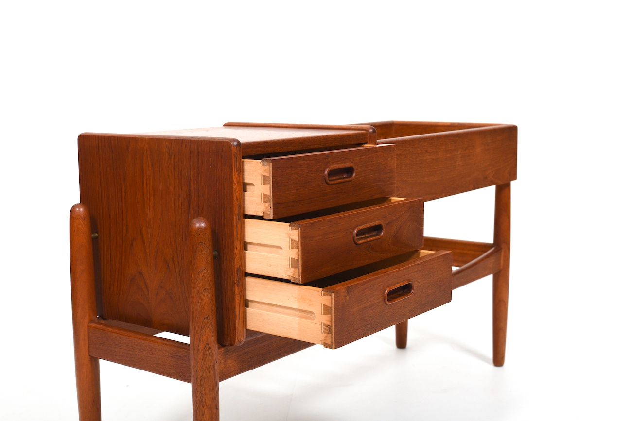 Teak planter by Arne Wahl Iversen 1960