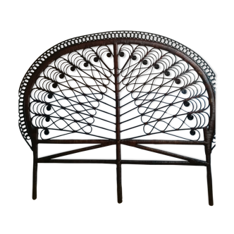 Rattan headof shape peacock