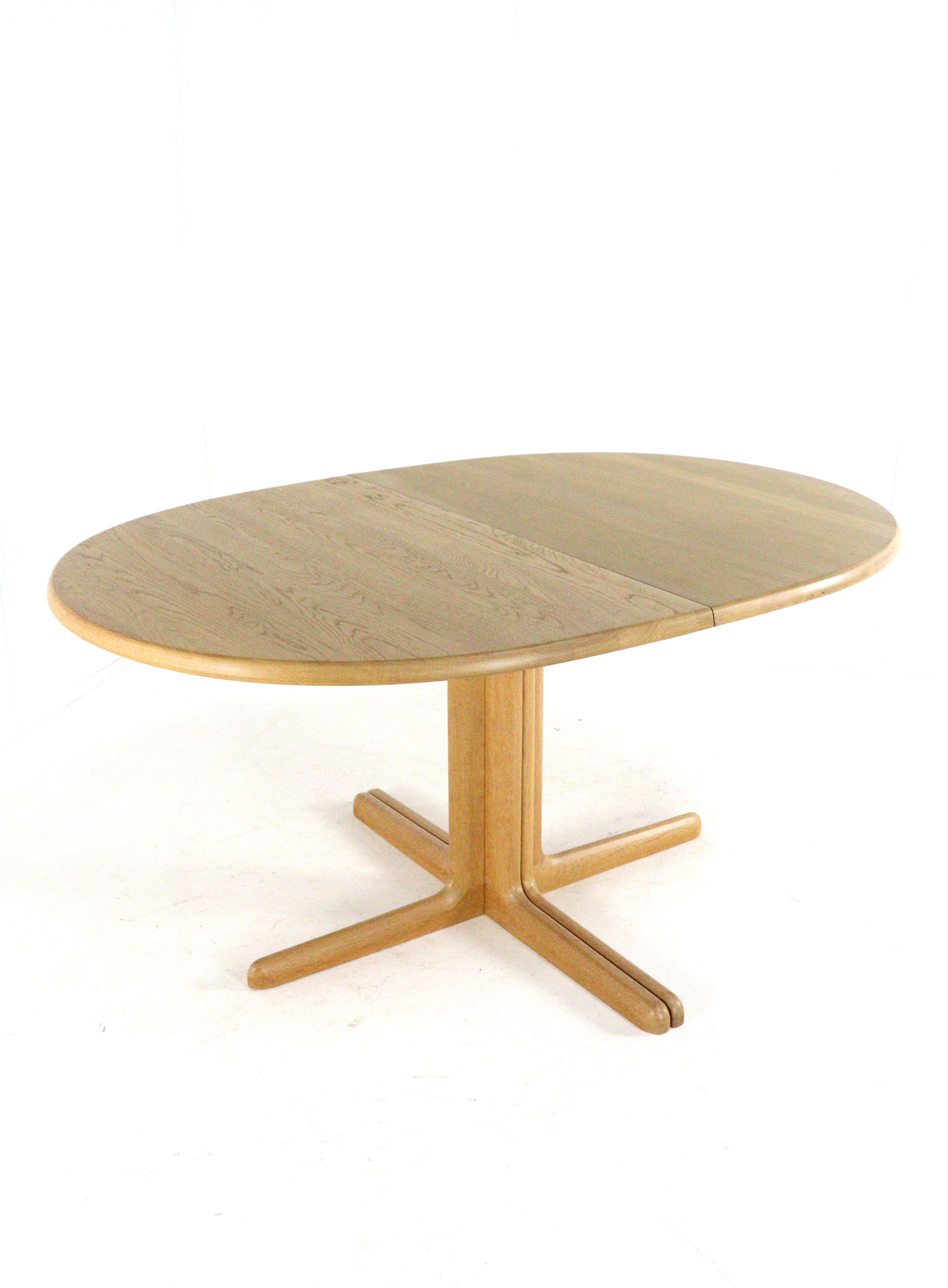 Juul Kristensen for JK Møbler oval oak extendable dining table 'Nakskov'