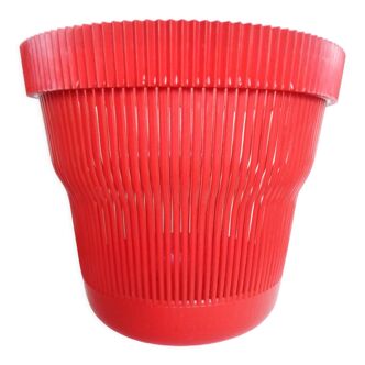 Red plastic basket, Lotus registered model