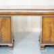 Bureau partenaire victorien en noyer burr avec cuir