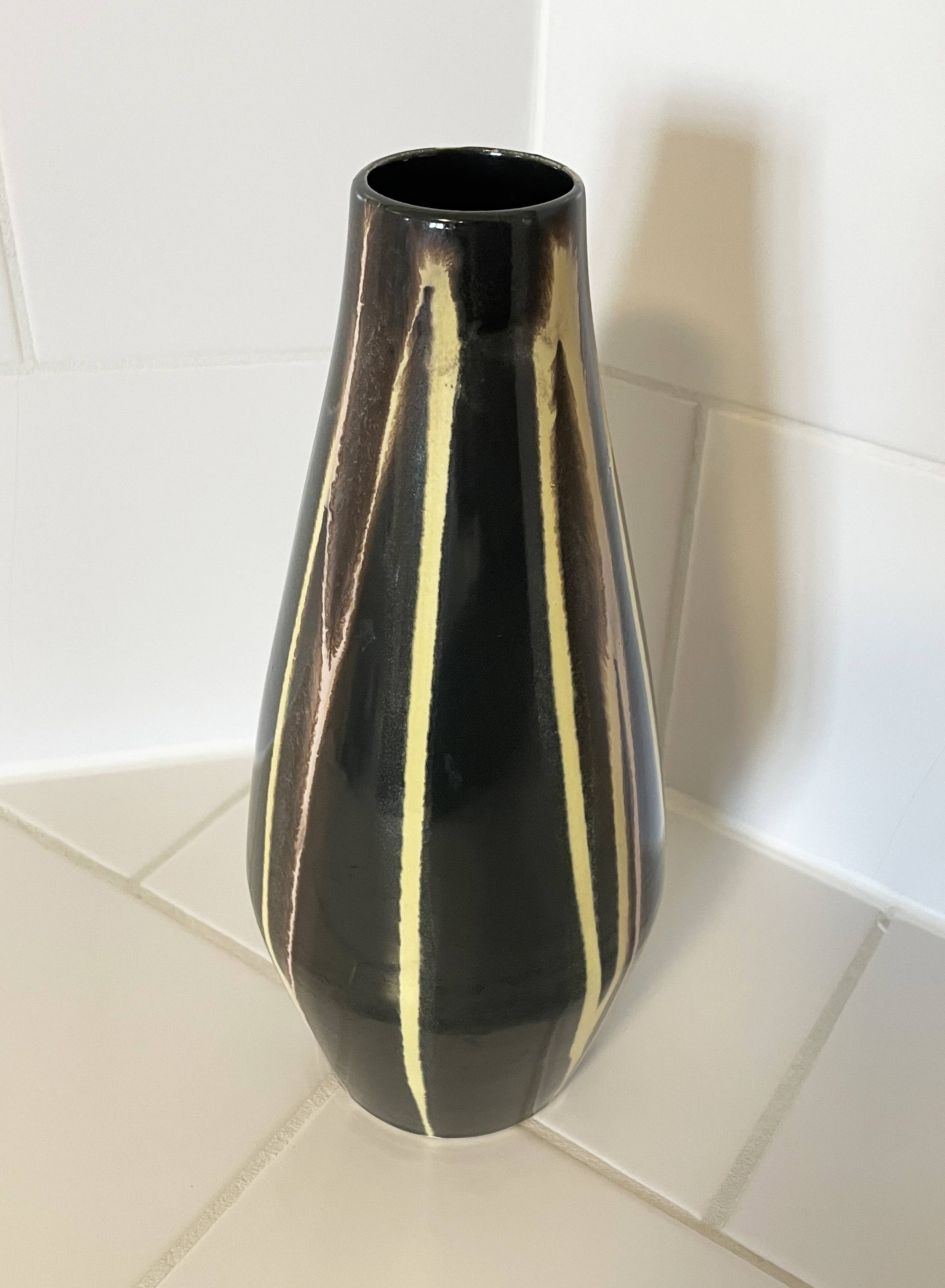 Vase à rayures en géocéramique VEB Georgenthal modèle 136, Allemagne de l'Est (RDA)