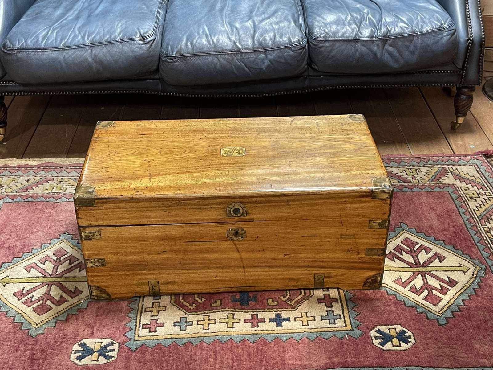 1930s English oak dressing table with beveled oval mirror