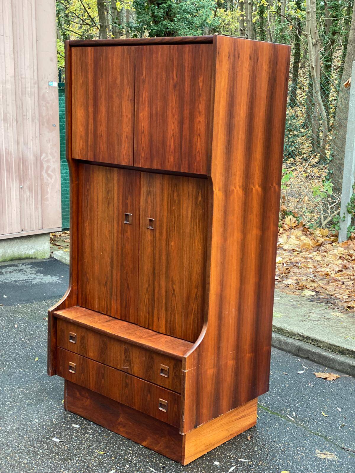 Scandinavian teak wardrobe, circa 1950, 91x65x183cm