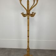 Rattan parrot coat rack and chic jungle style brass