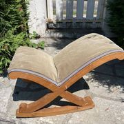 Vintage rocking footrest