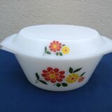 Flat vintage round Arcopal casserole with flowers