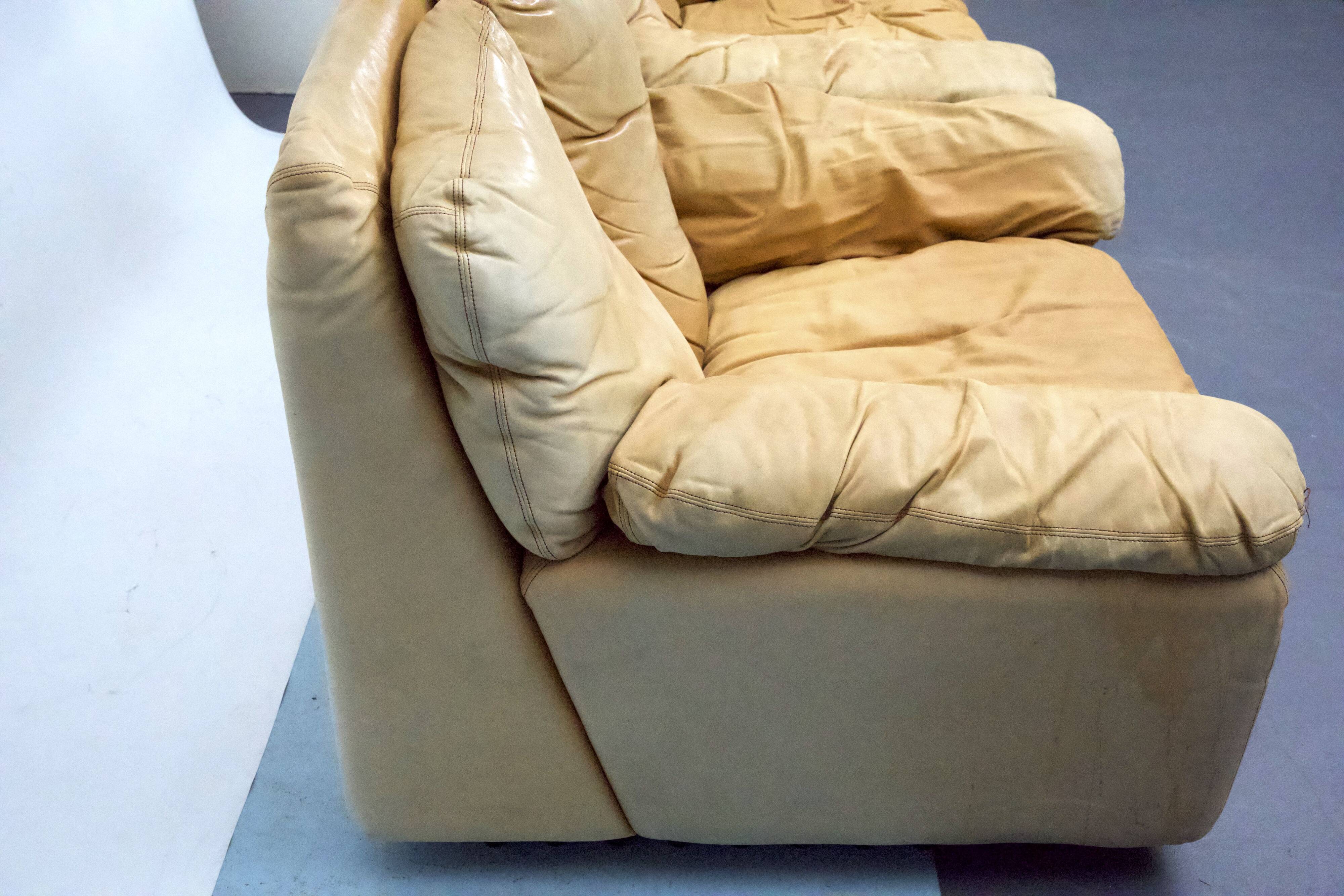 Vintage pair of leather armchairs by Ammannati and Vitelli for Brunati, Italy 1970s.