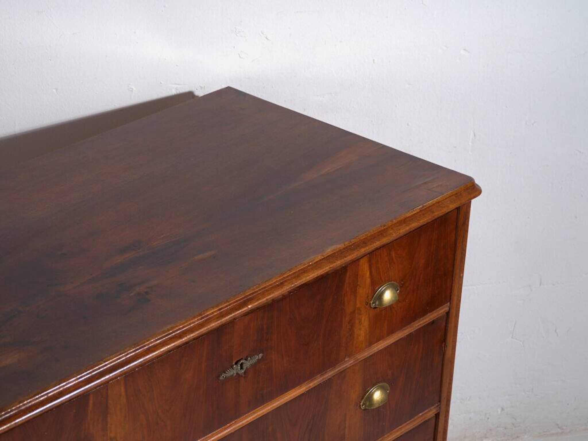 Antique pine chest of drawers with four drawers and brass handles – Central Europe, circa 1900