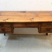 Bureau provincial marqueté en merisier massif XX siècle