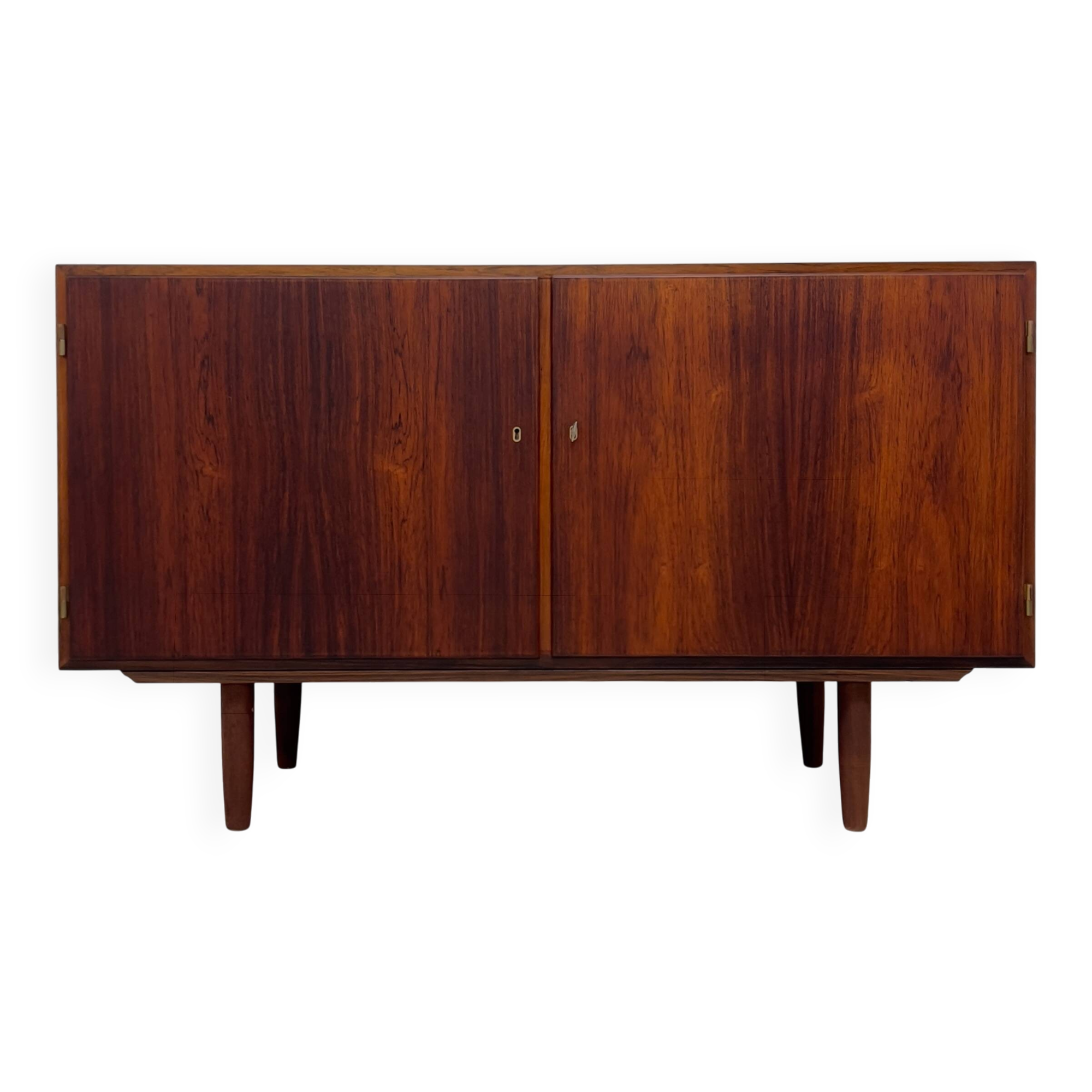 Buffet en palissandre par Gunni Omann, Danemark, années 1960.