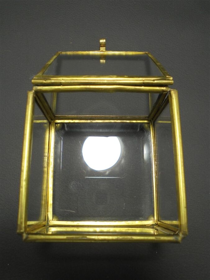 Jewelry box