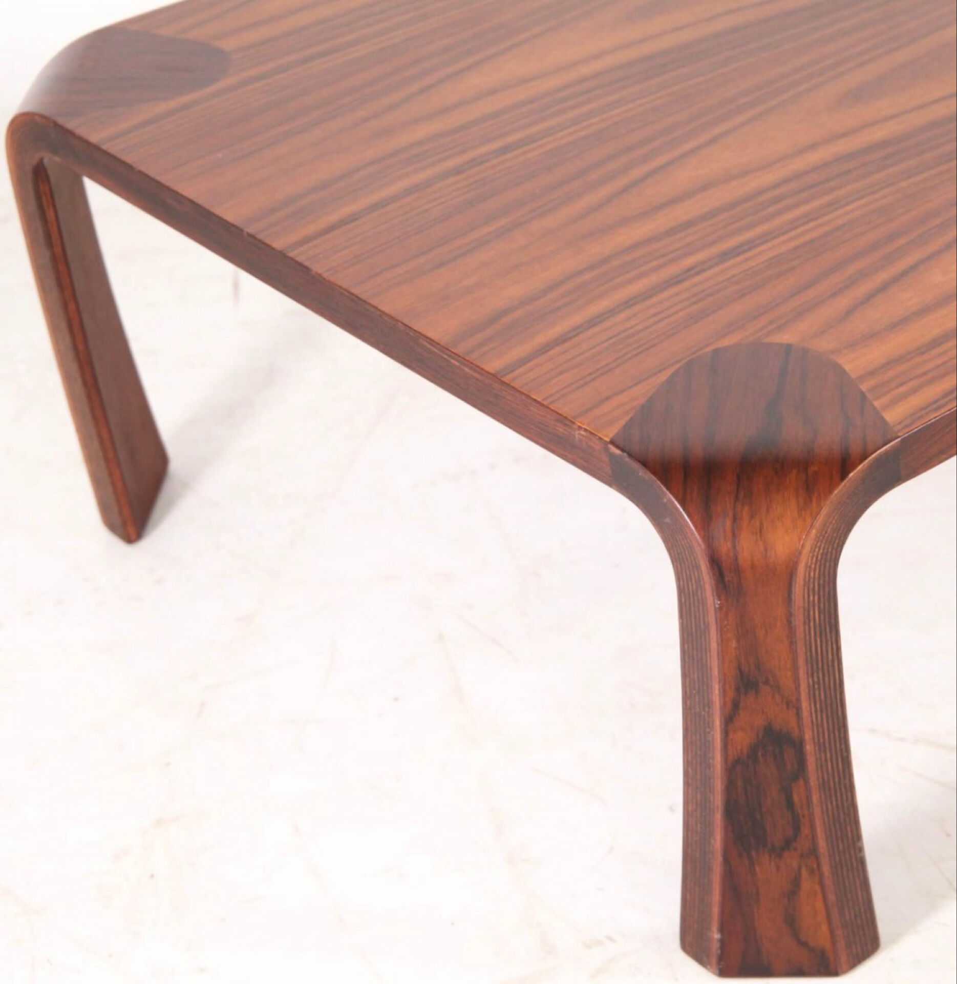 Table de salon par Tendo Mokko