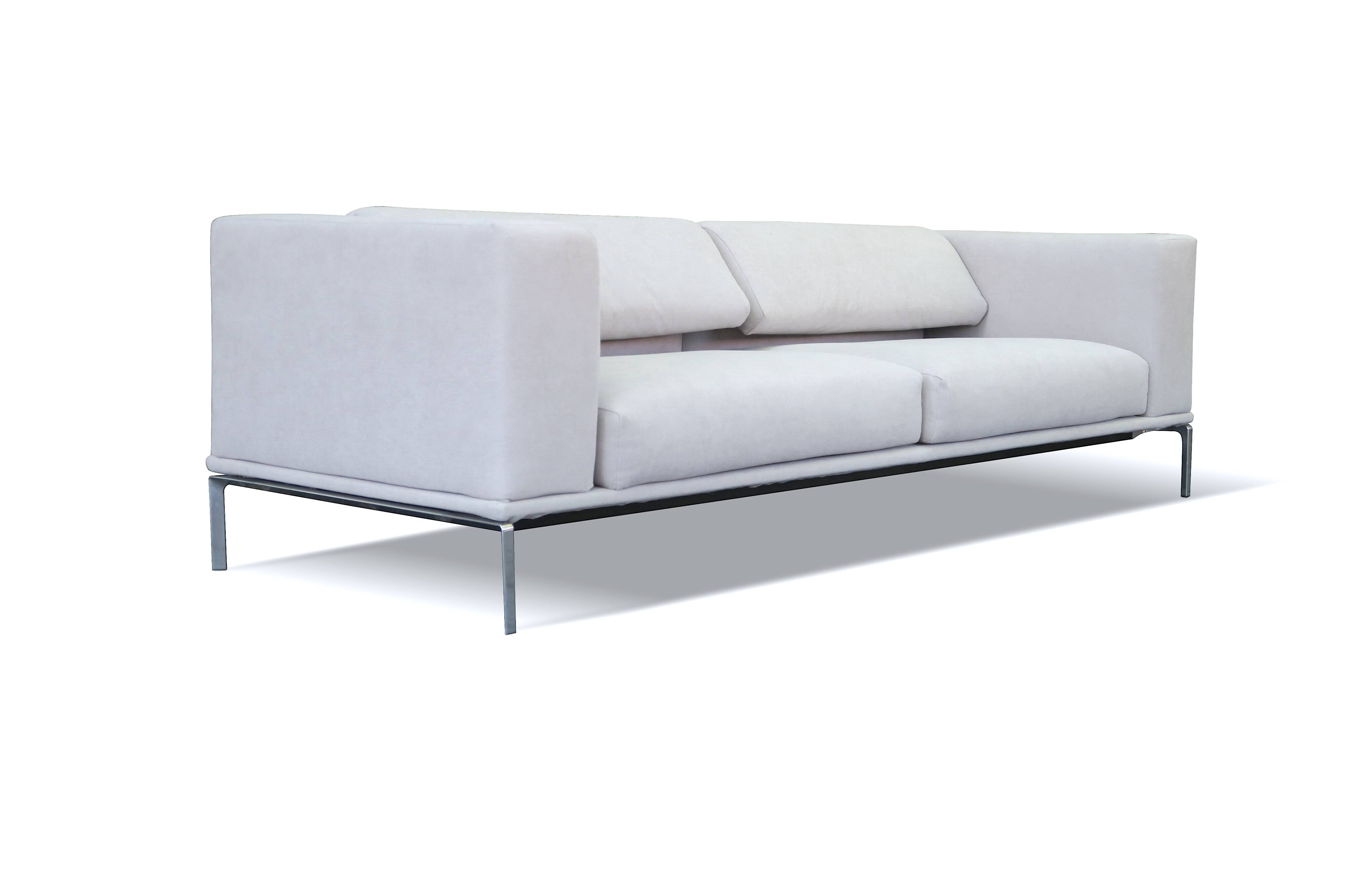 “Moov” sofa by Piero Lissoni for Cassina – contemporary design