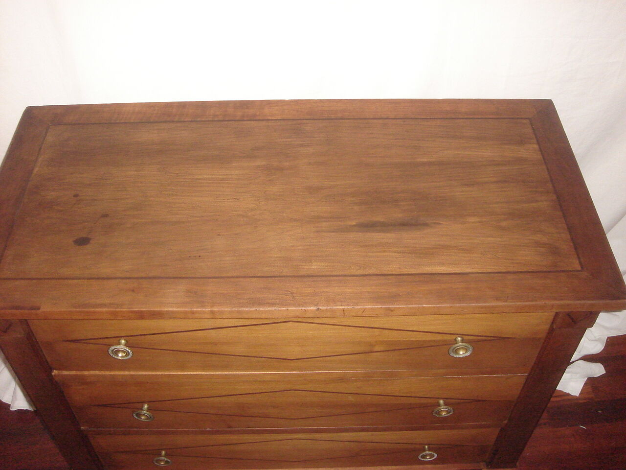 commode chêne du XIXème avec ornements bronze