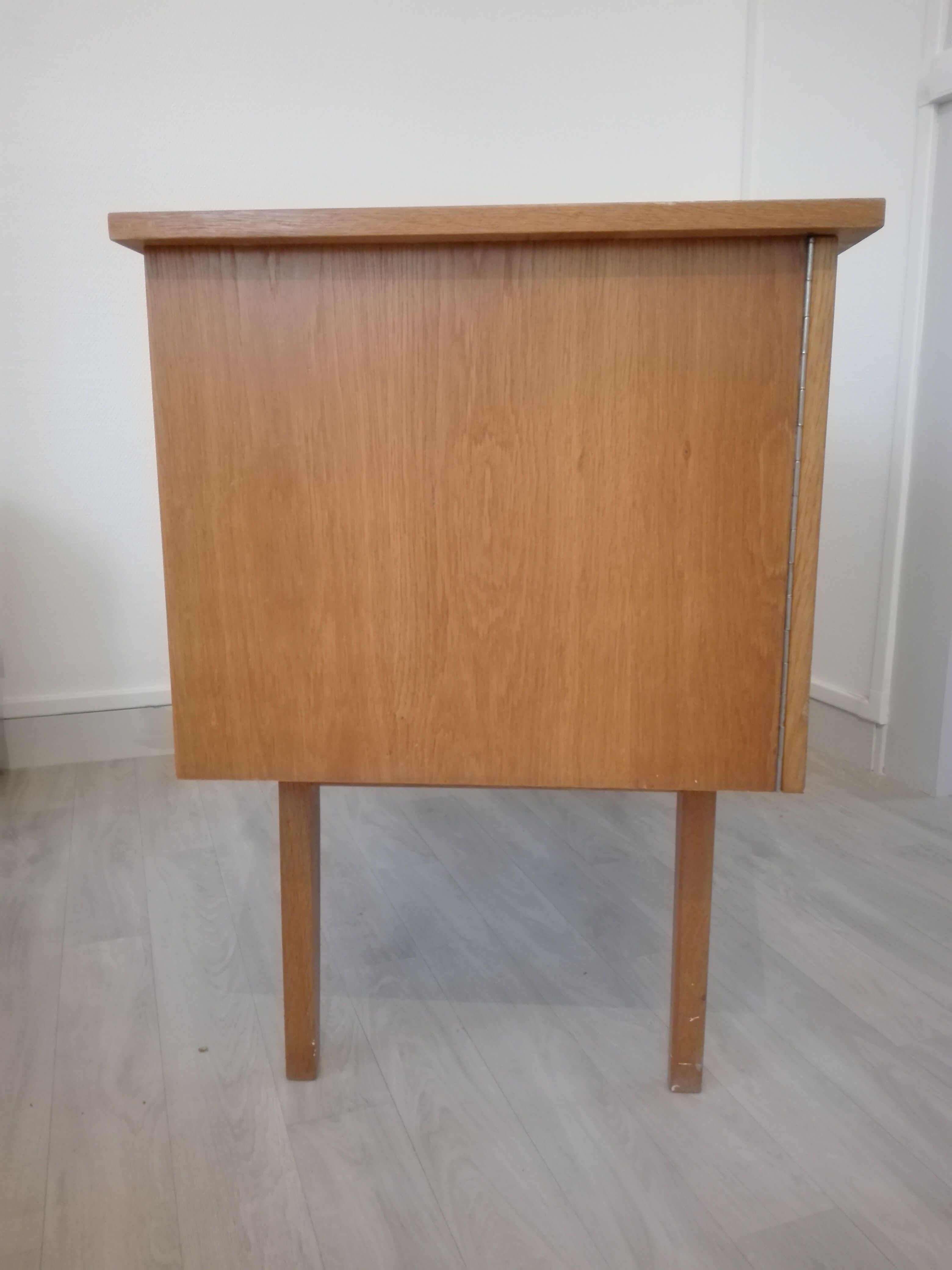 Bureau pieds compas style scandinave