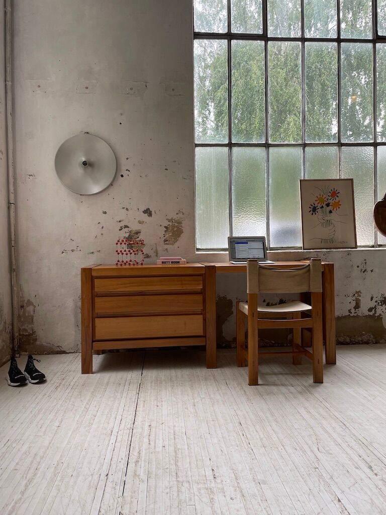 Regain dresser office row