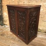 Coffre en bois sculpté et estampille a. dubois