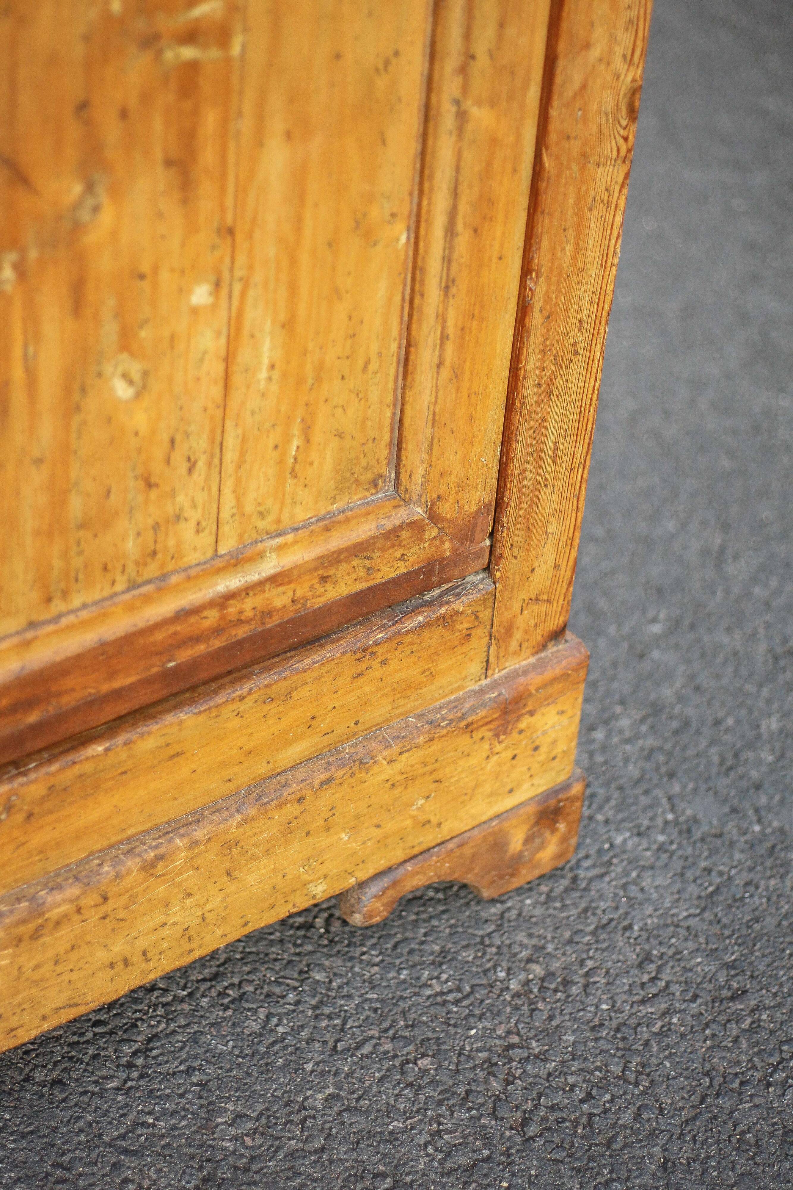 Low wooden sideboard, chest, storage unit, interior decoration Measurement: Length 140 cm. Height