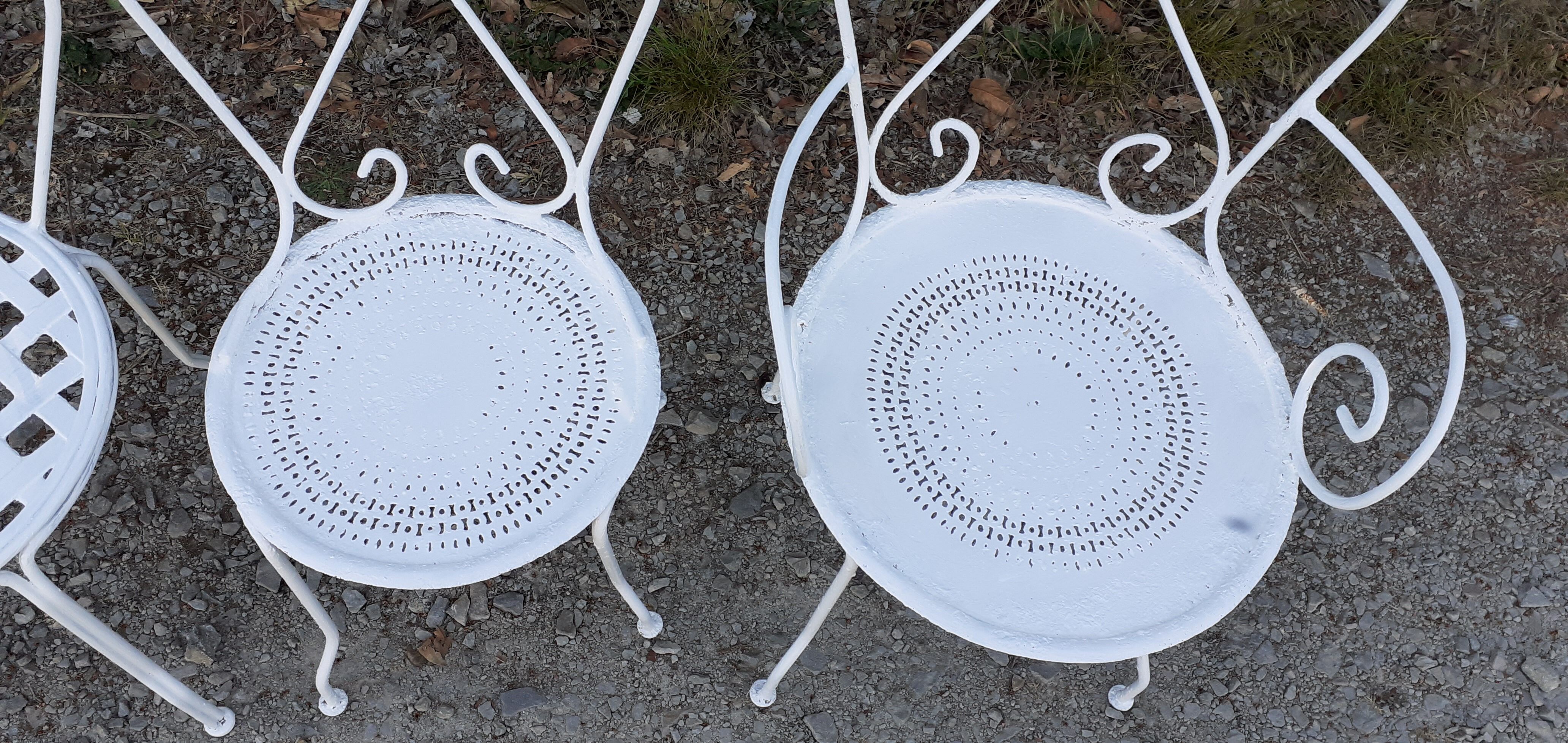 Salon de jardin 1 table 3 chaises 1 fauteuil fer forgé blanc ancien