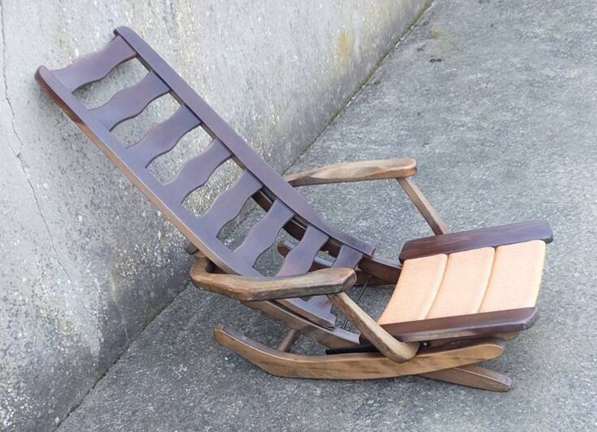 Pair of vintage TRICONFORT France deckchairs and relax chairs