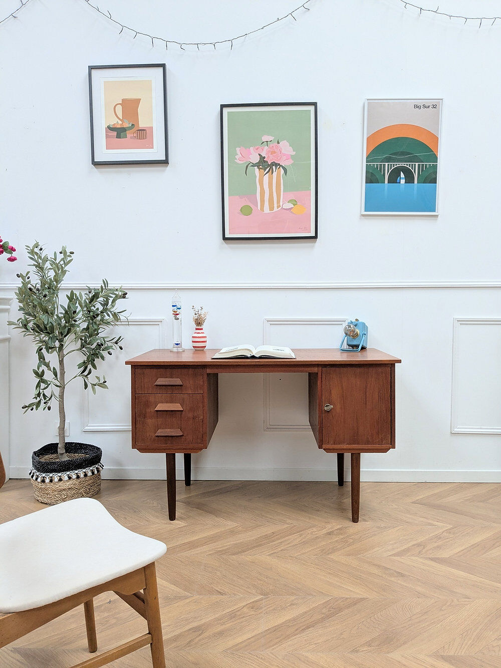 Scandinavian desk