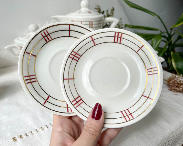 Service à thé vintage en porcelaine blanche à rayures moulin des loups orcerame modèle ''richelieu