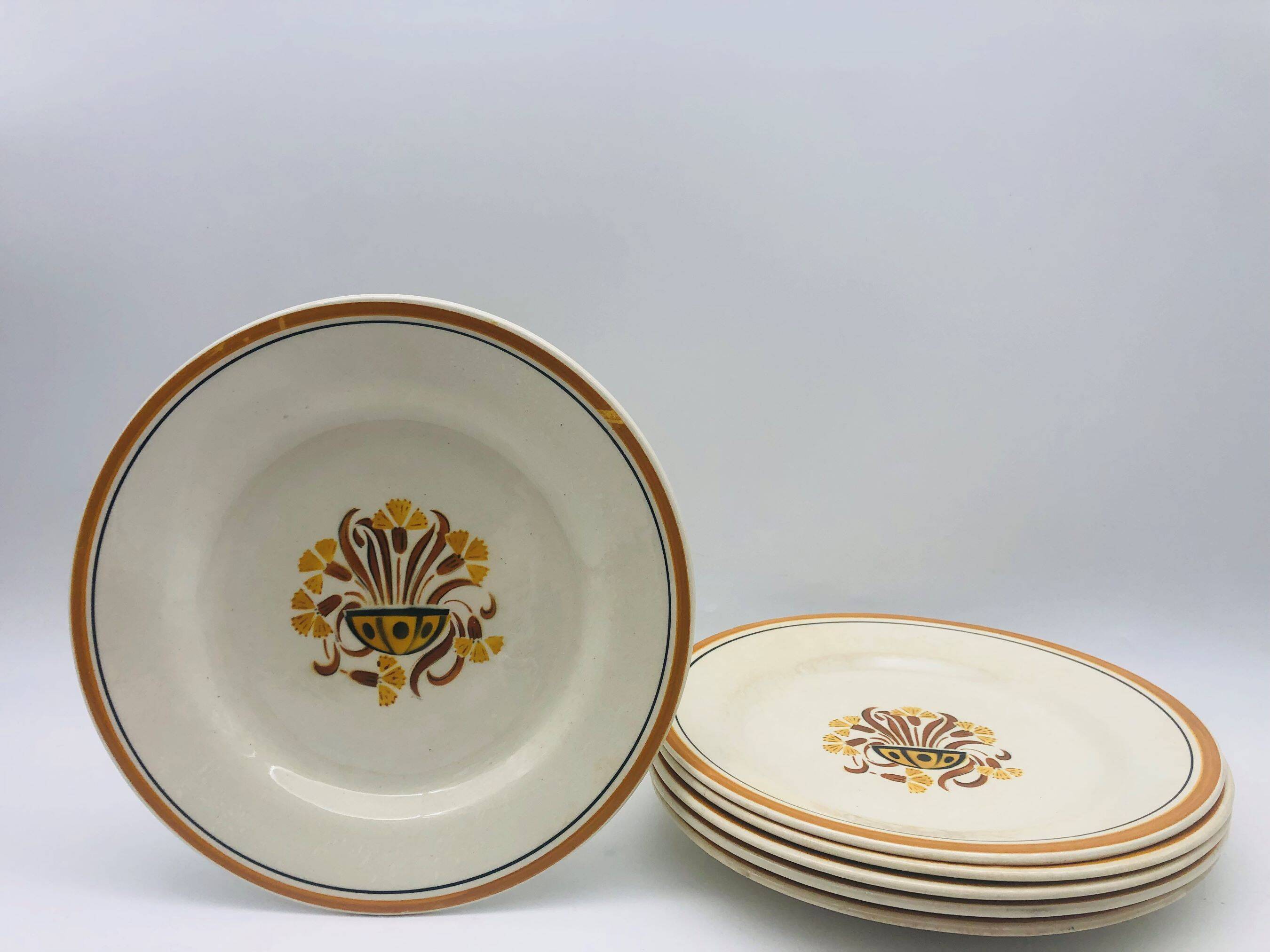 6 Dinner Plates, Creil and Montereau – Carnation model.