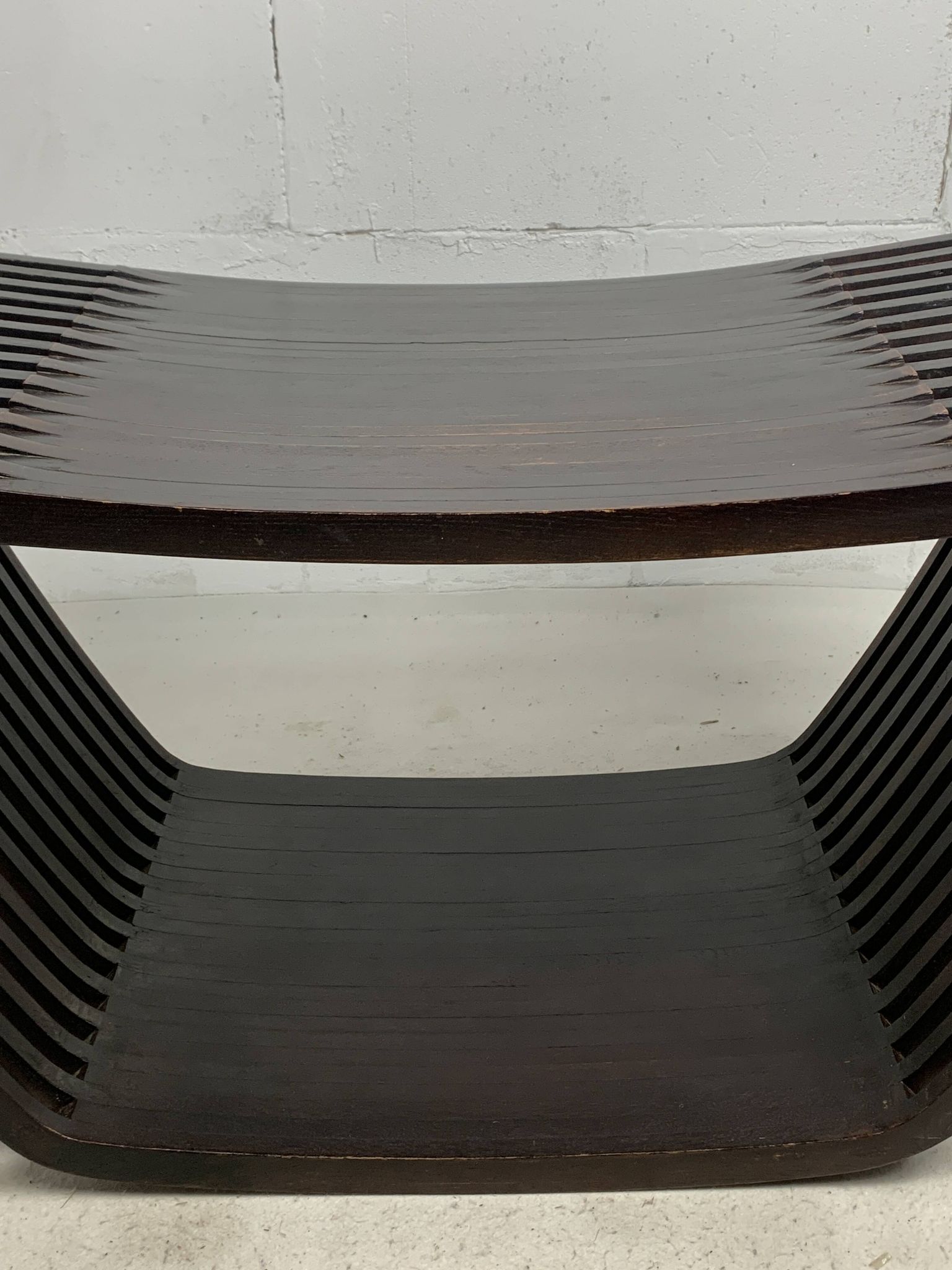 Banc ou table basse à lattes en bois ondulé et courbé, style néerlandais post-moderne, années 1970