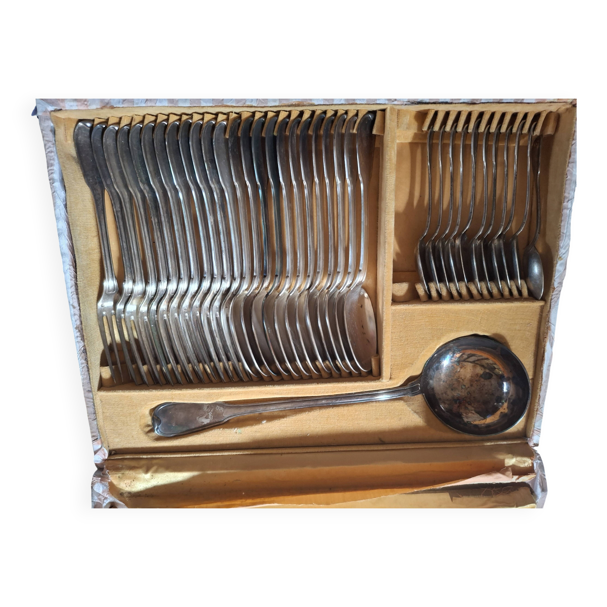 Silver cutlery set