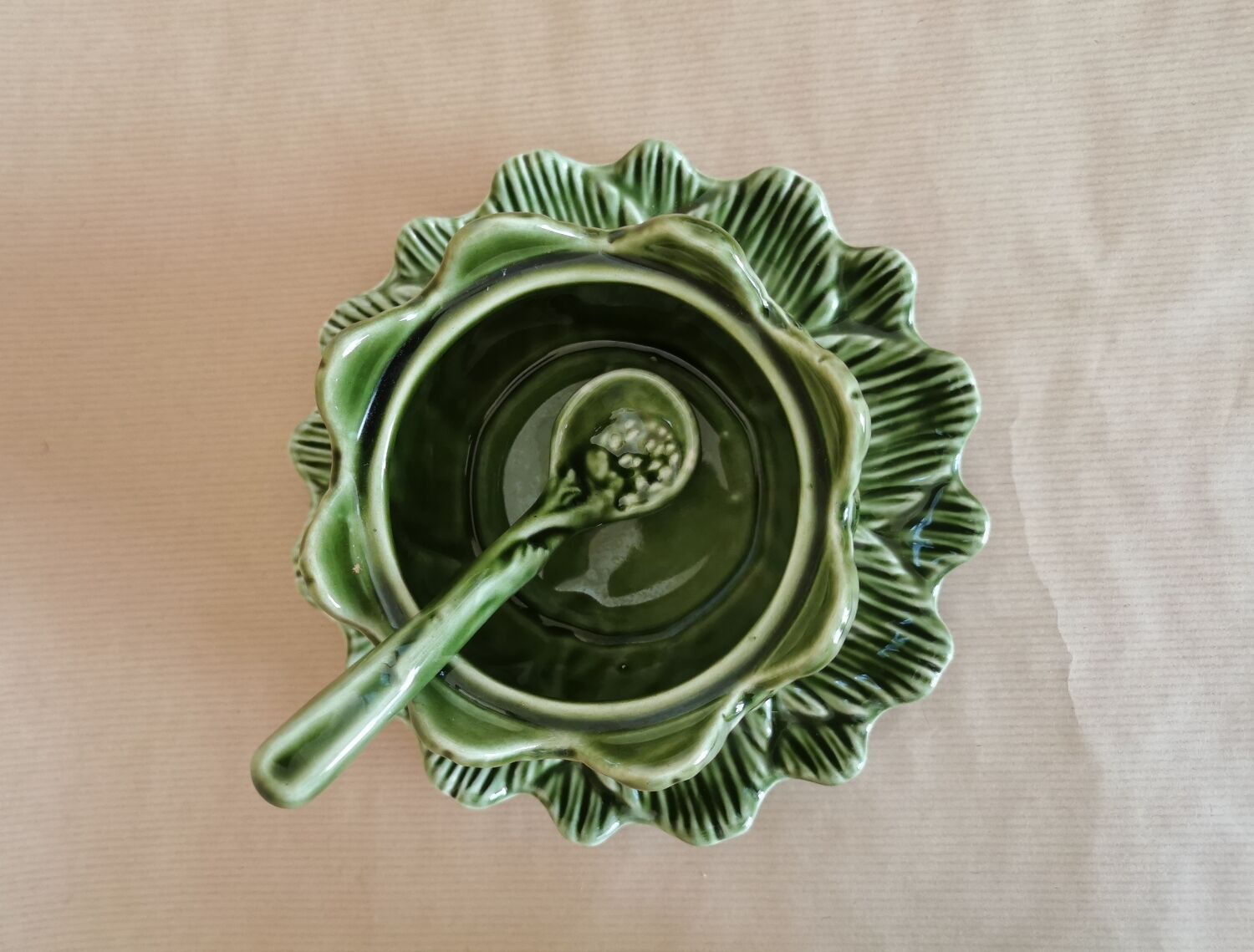Slurry artichoke pot with spoon