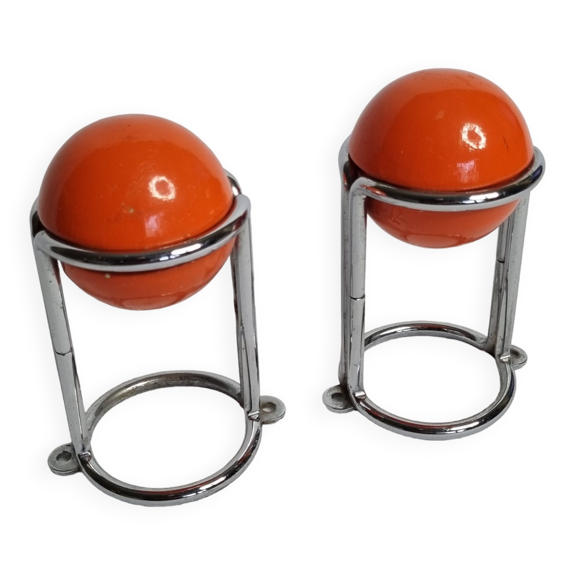 “Space Age” wall coat rack, two spherical coat hooks