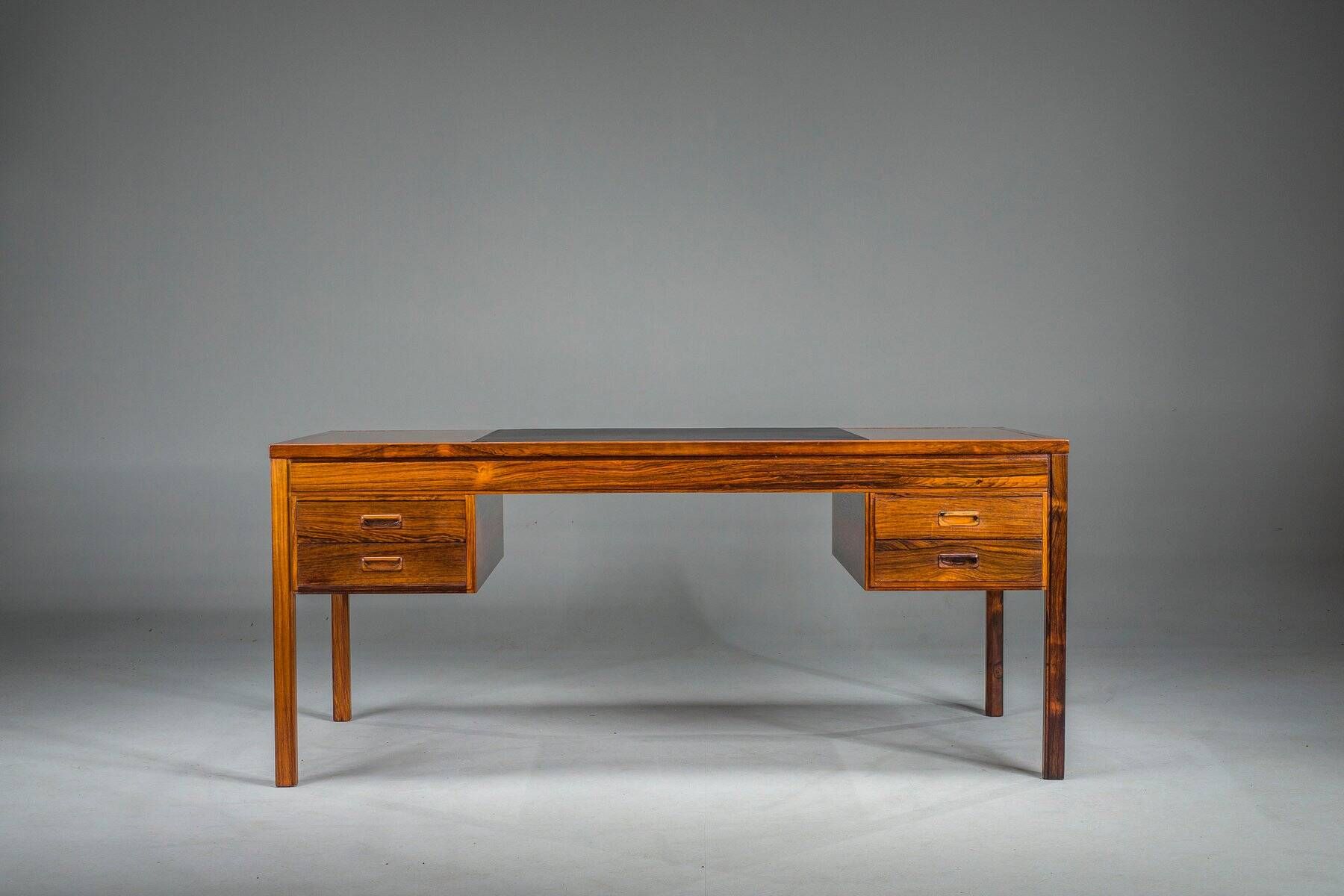 Danish executive desk in rosewood with black leather inlay from Søren Willadsen Møbelfabrik, 1960s