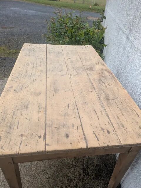 Farm table