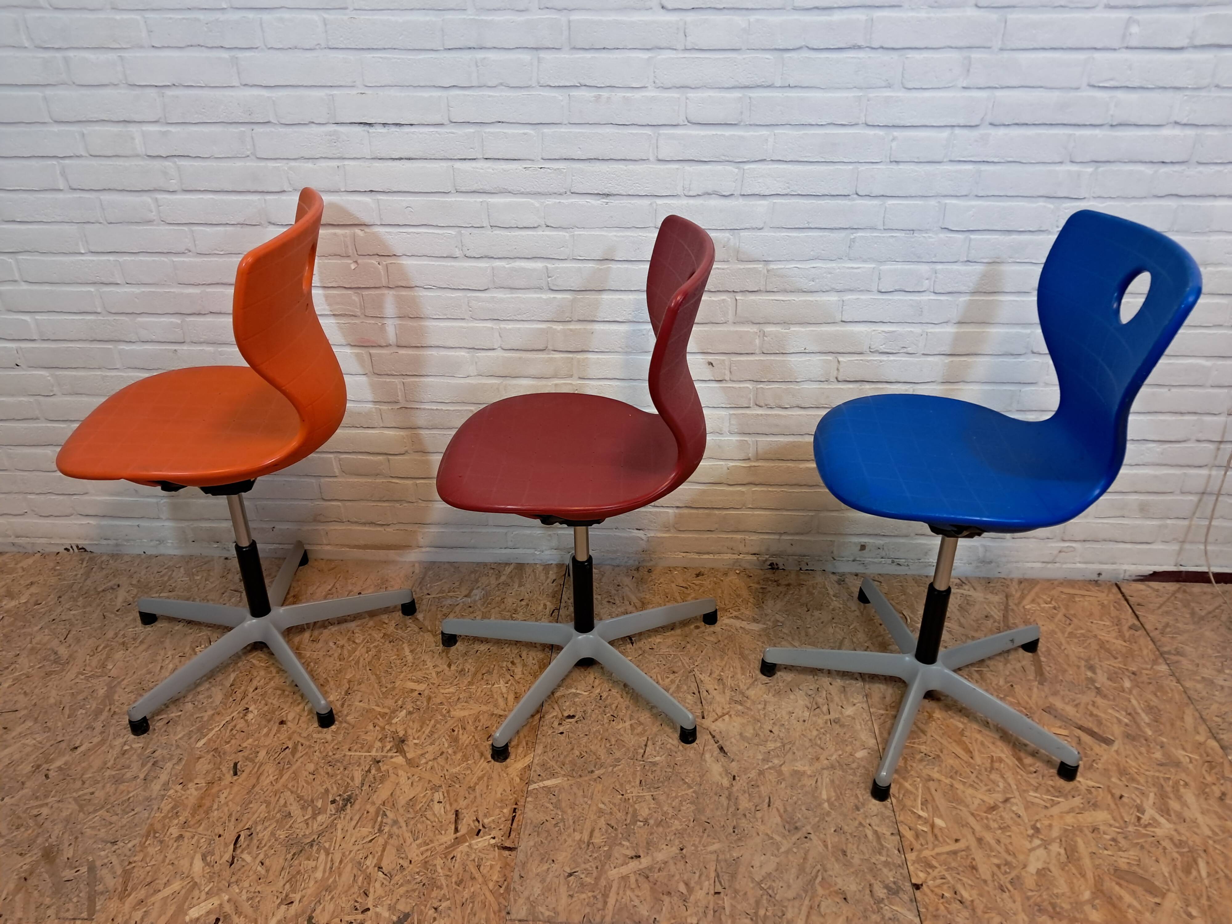 Pantomove chairs
