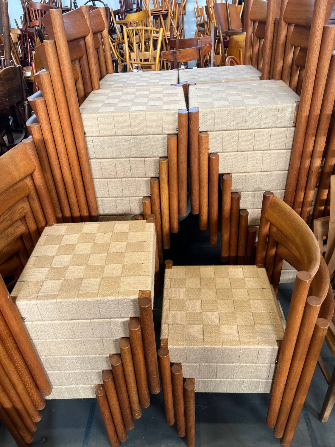 Minimalist chair