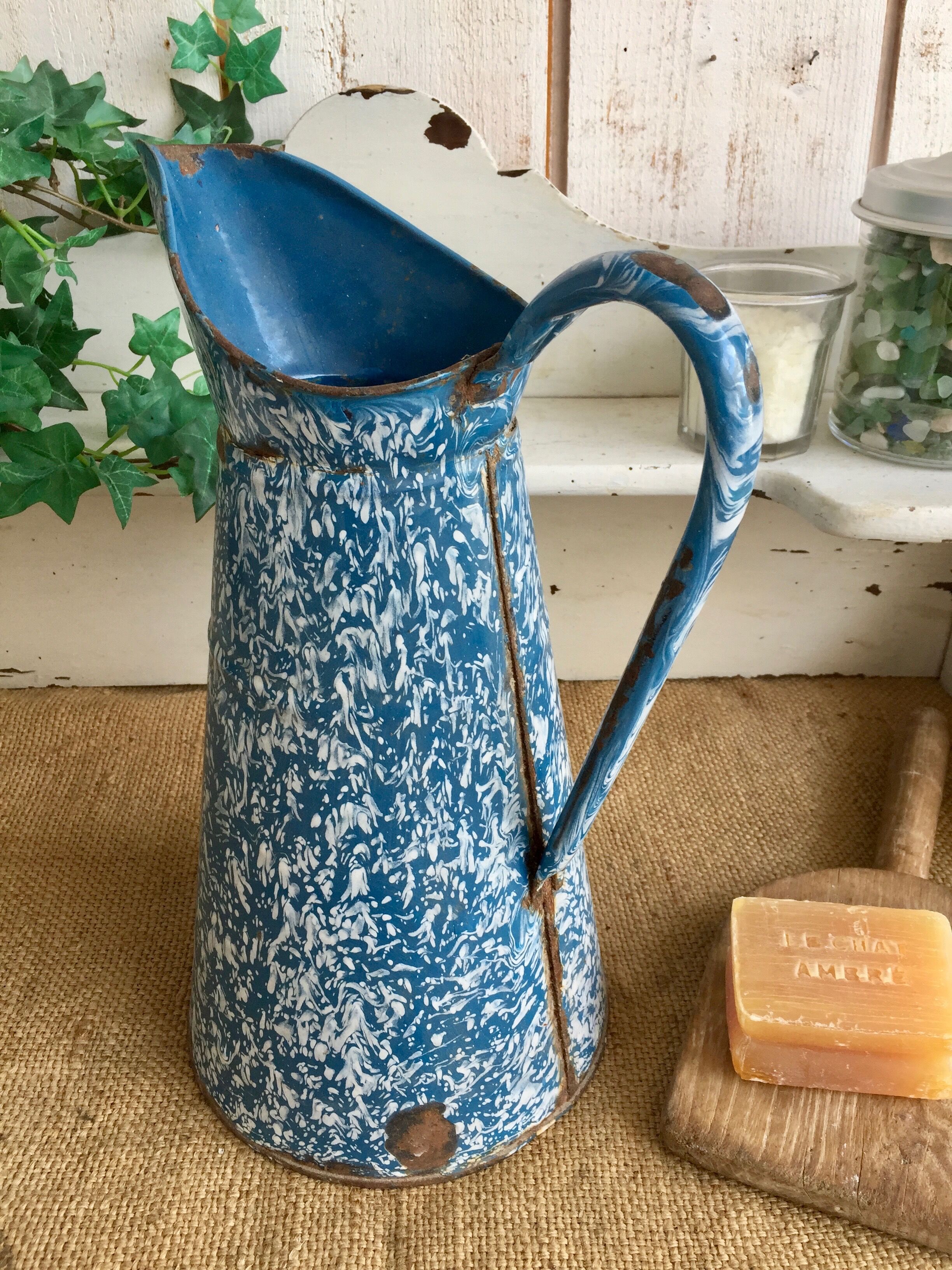 Marbled blue enamelled broc