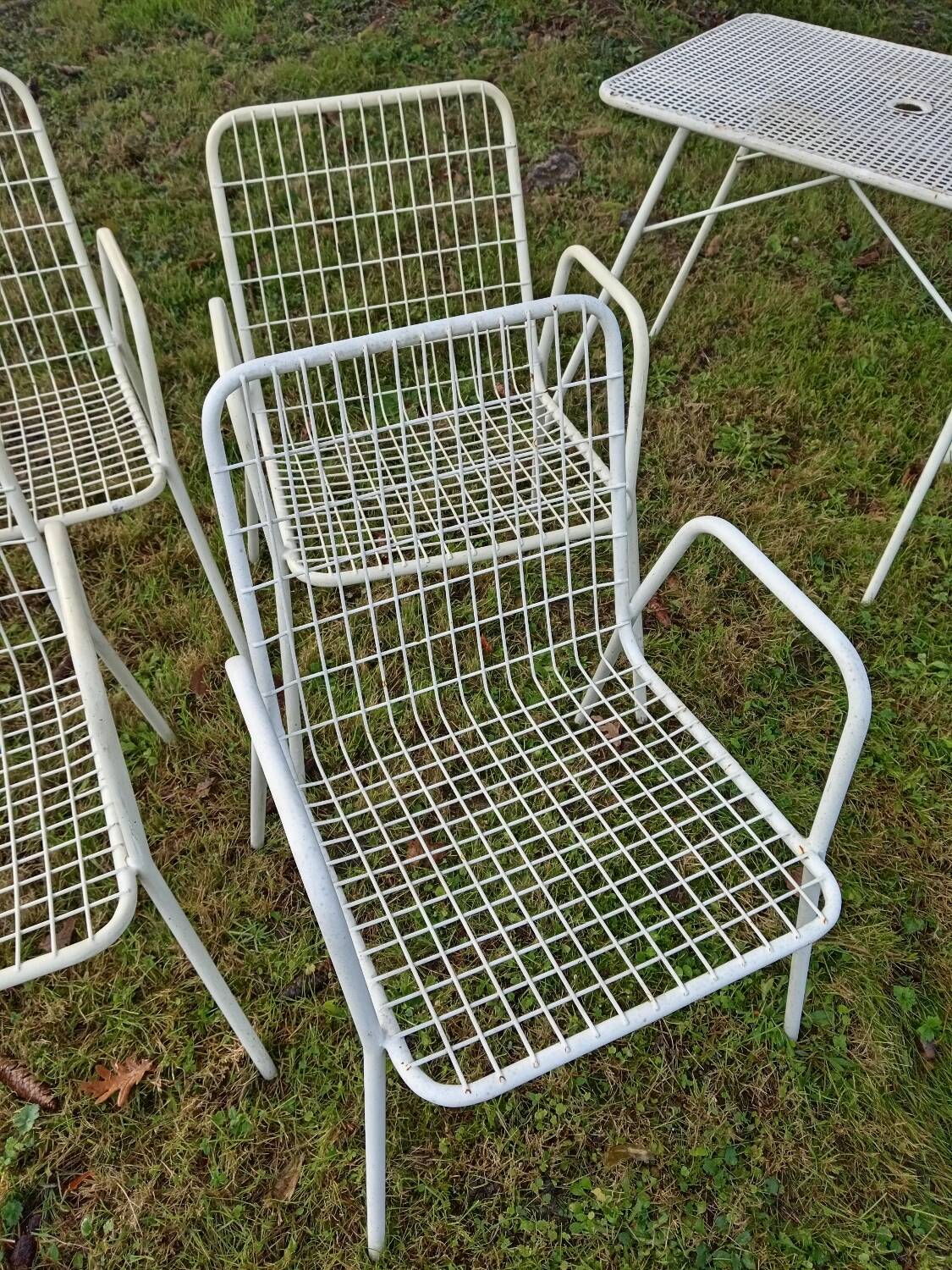 Ému Rio chairs and table