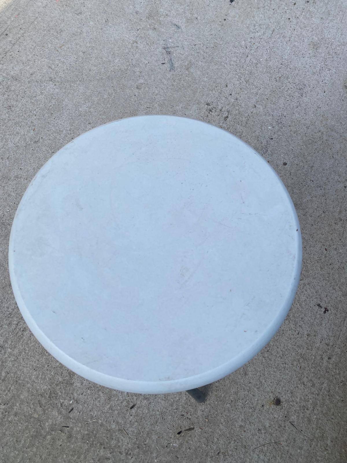 Tabouret industriel pliable en acier gris et bois blanc