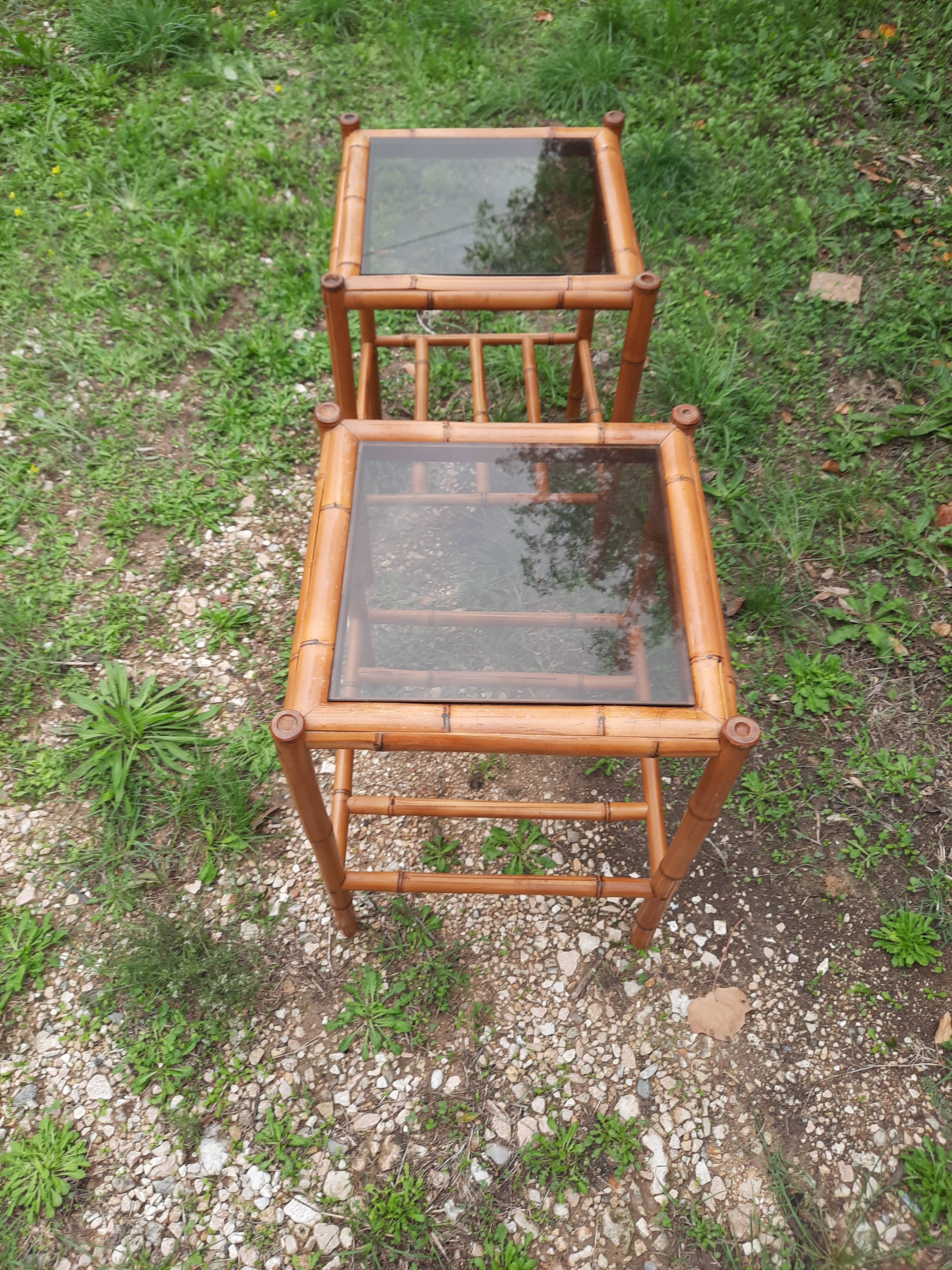 Paire de tables bambou et verre fumé