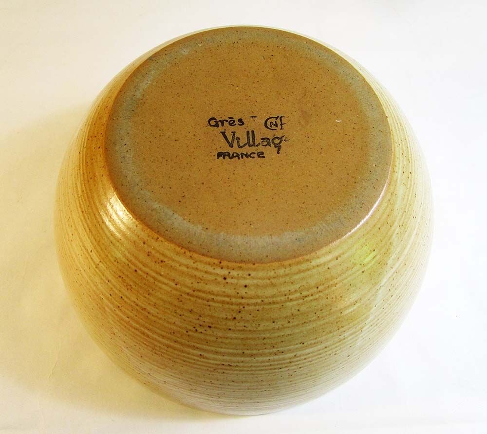 Light sandstone bowl