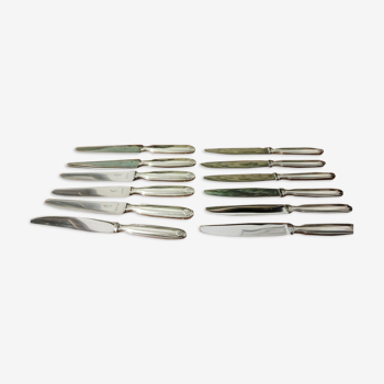 Lot de 12 couteaux en métal argenté marque Alfénide avec leur écrin
