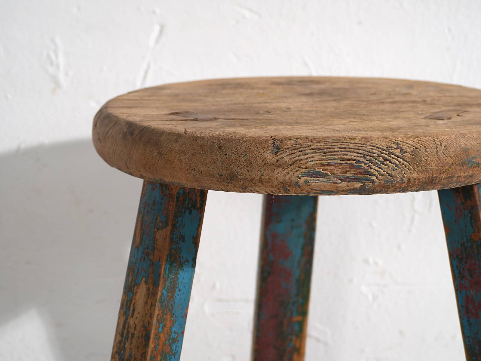 Ancien tabouret patiné bleu ciel (c.1900)