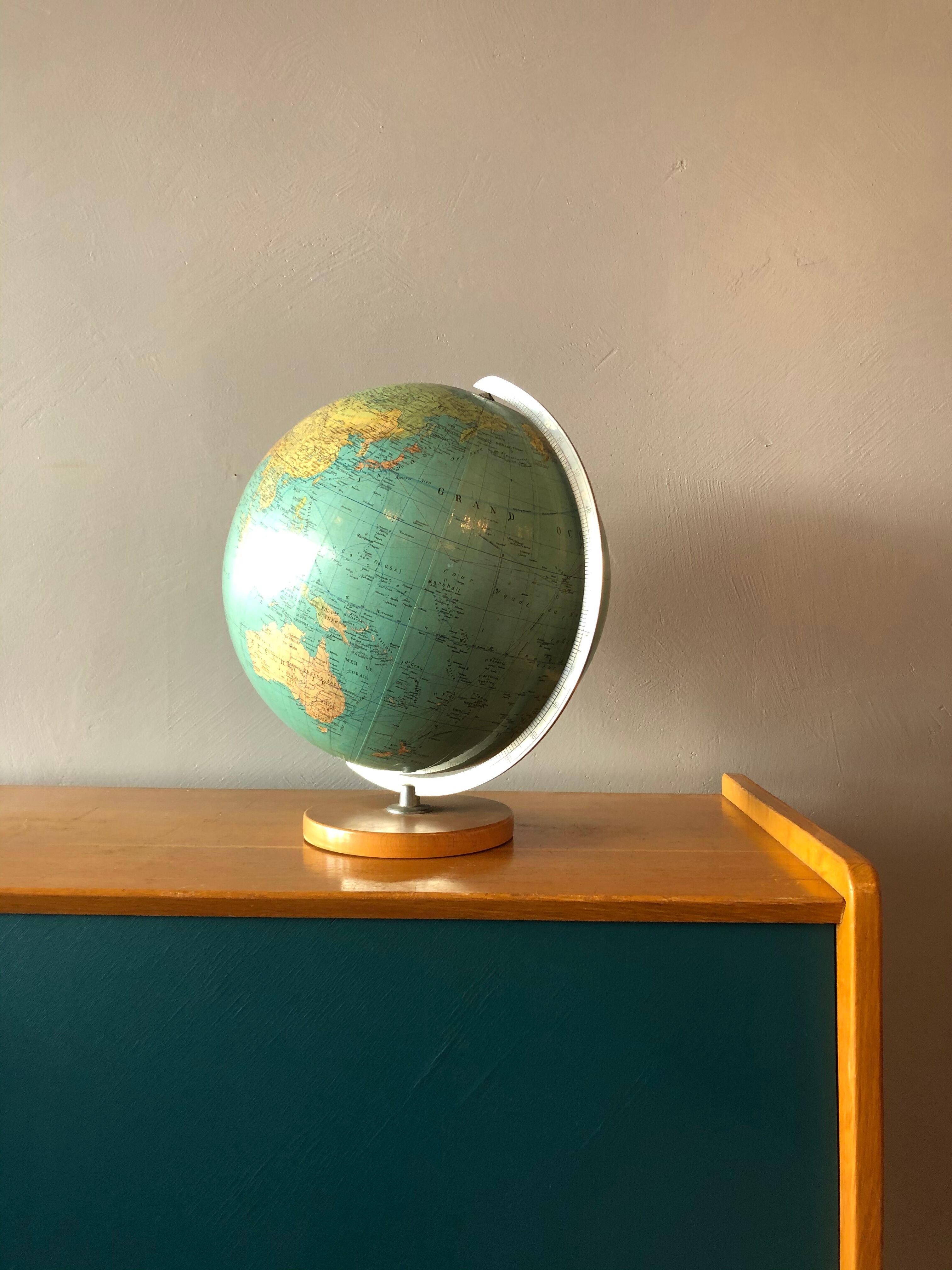 Vintage globe globe map