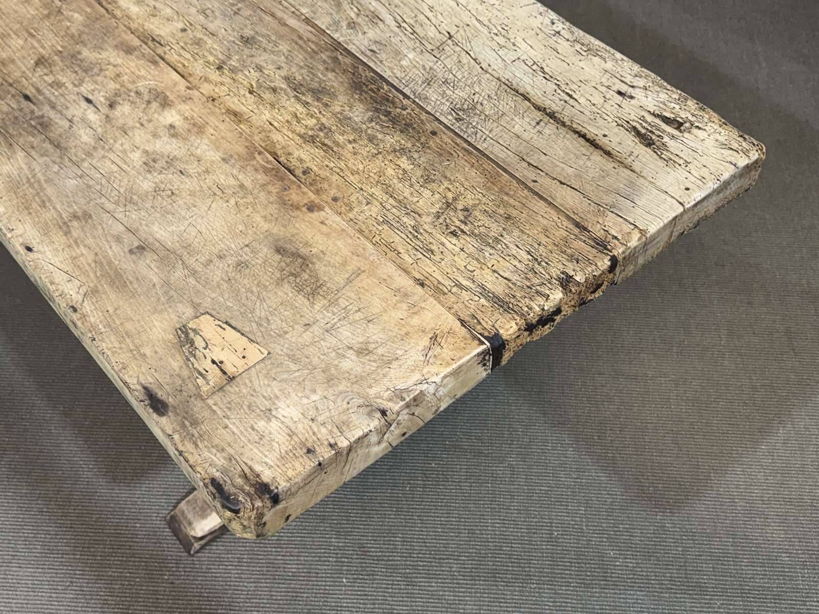 Table monastère en chêne brut XIXème