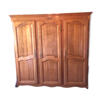 Armoire en merisier massif