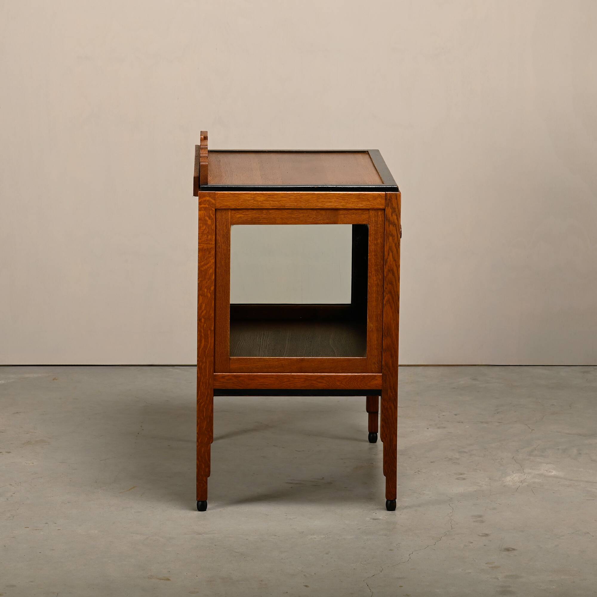 Art Deco Amsterdam School Tea or Display Cabinet in solid oak, Netherlands
