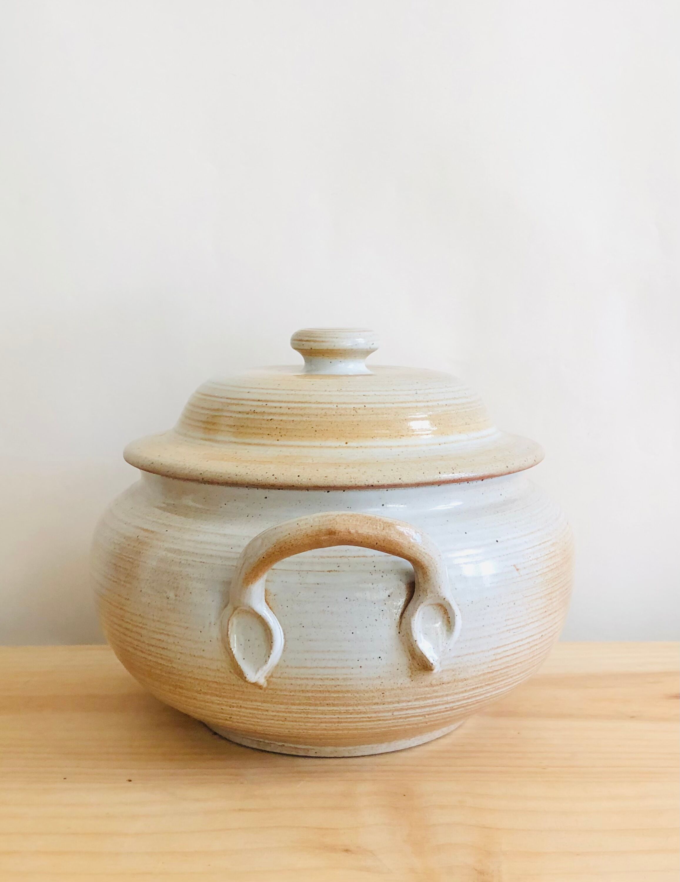 Vintage soup kitchen in Grès du Marais