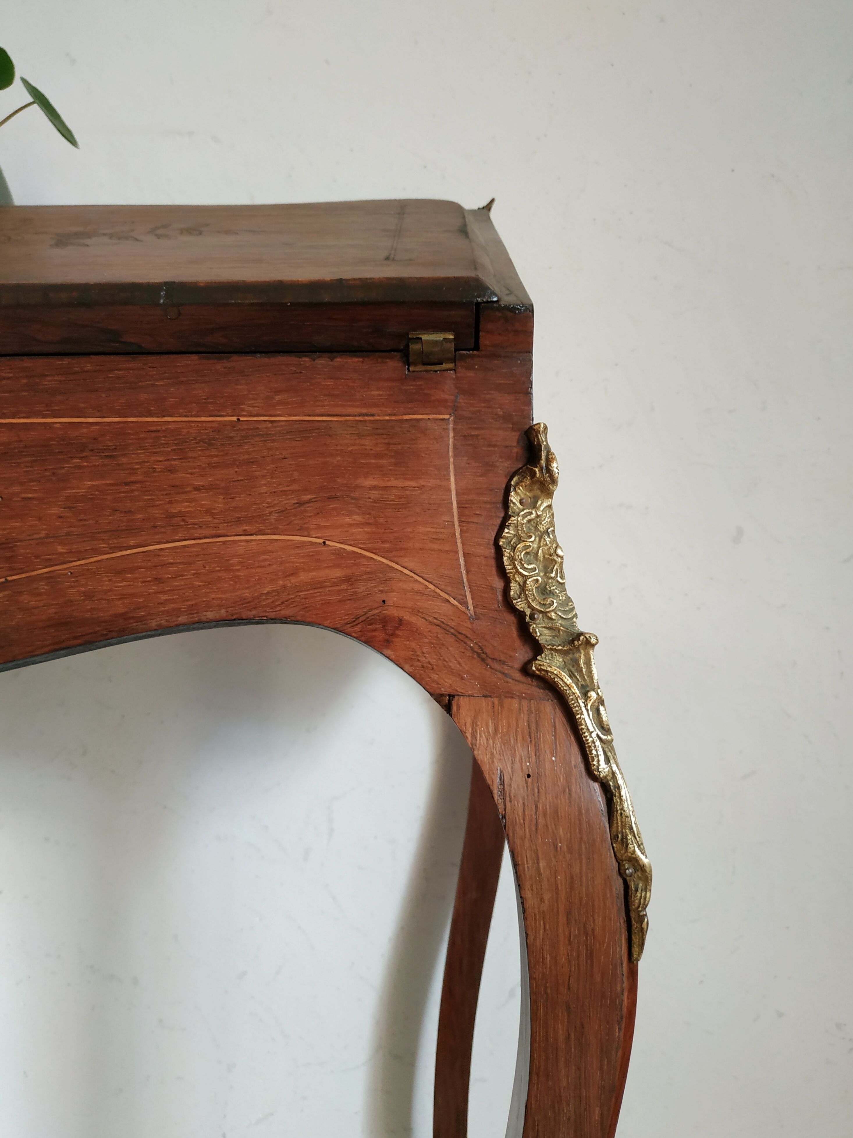 Secrétaire à pente ancien en bois